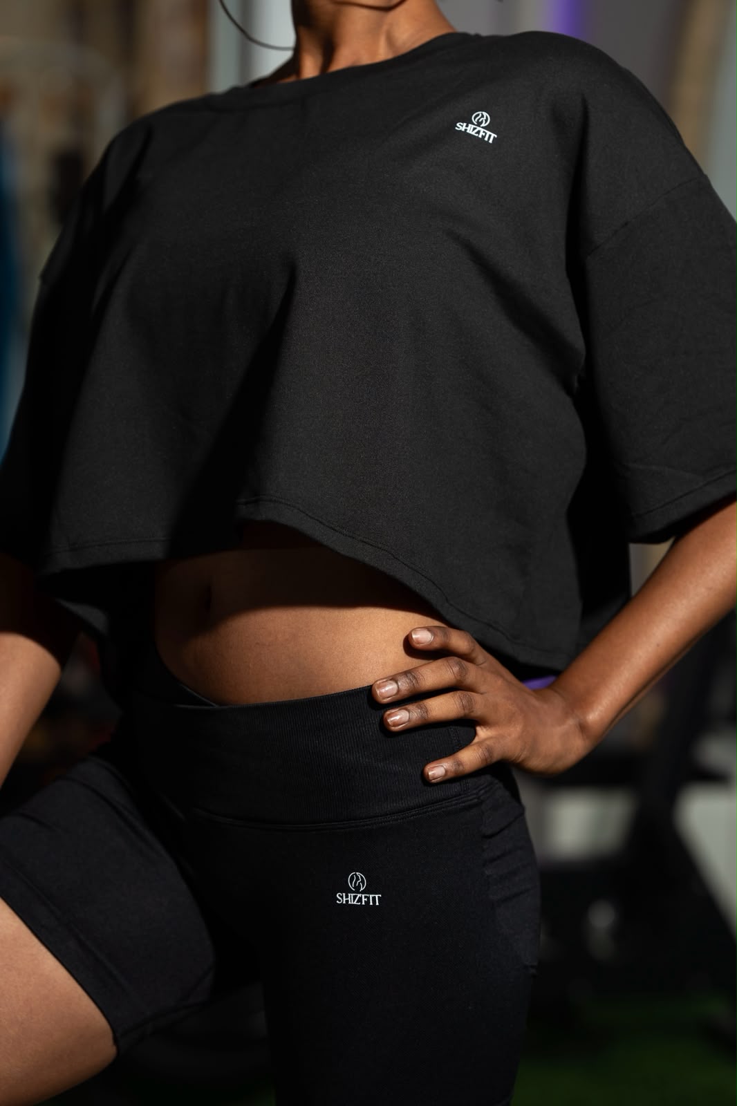 THE BIRTH COLLECTION 2026 — crop top et legging noirs Shiz'Fit